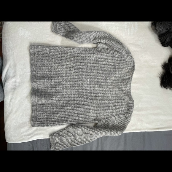 Caslon Gray Oversized V-Neck Gray Sweater - S - Picture 5 of 5
